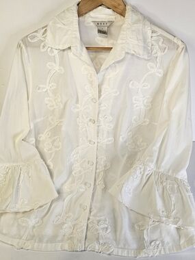 Vintage Nexx White Tonal Floral Embroidered Button-Front Blouse